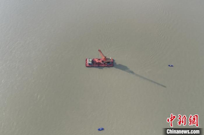 长江枝江水道打捞一艘沉船 第3张 长江枝江水道打捞一艘沉船 第3张